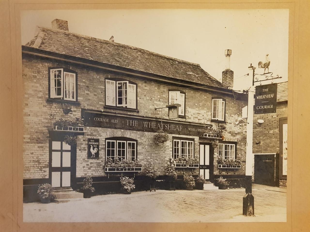 Отель The Wheatsheaf Bramley  Экстерьер фото